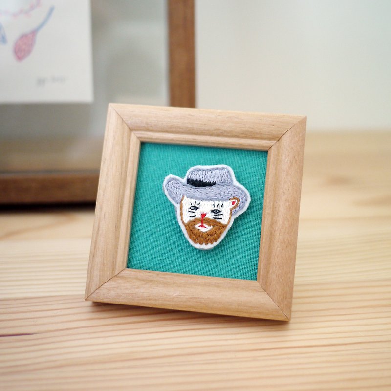 "Loving Vincent - Van Gogh" hand embroidery pins with wooden frame (small) - Brooches - Thread 