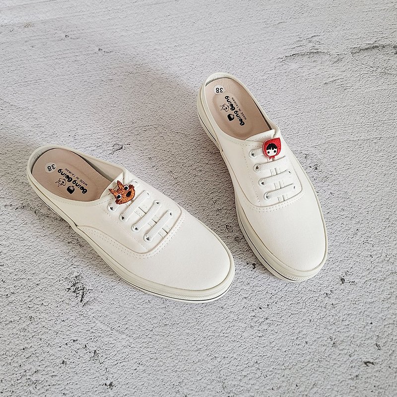 Fashionable semi-slippery slip-on shoes with front bag and empty back Little Red Riding Hood and the Big Bad Wolf - White - Women's Casual Shoes - Cotton & Hemp White