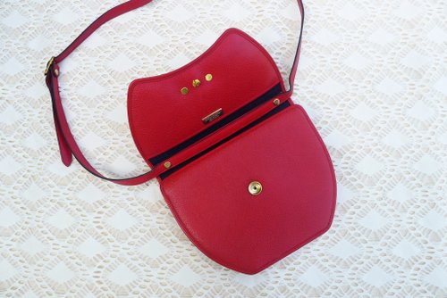 レア 初期 NINA RICCI メタルリボン付きレザーショルダーバッグ 新品未使用 NINA RICCI リボン付きショルダーバッグ ポシェット