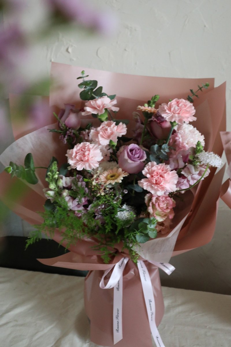 粉康乃馨 復古紫玫瑰 大盛鮮花束 2025母親節 - 擺飾/家飾品 - 植物．花 粉紅色