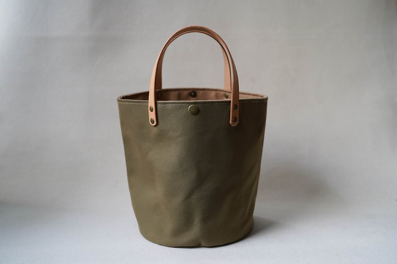 Simple Bucket Bag・Vintage Green - Handbags & Totes - Cotton & Hemp Green