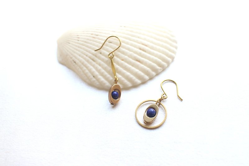 布魯士藍-青金石 黃銅耳環-可改夾 - 耳環/耳夾 - 銅/黃銅 藍色