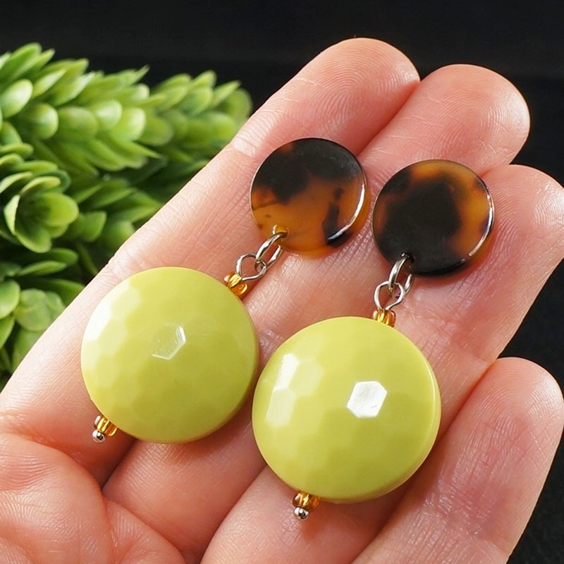Spring Green Yellow Large Round Stud and Dangle Drop Statement Earrings Jewelry - 耳環/耳夾/耳骨夾 - 壓克力 綠色