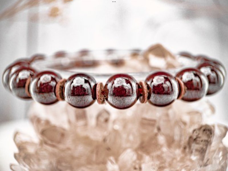 InfiniteLoop 【Cinnabar Sand】High-Quality Pure 10mm Cinnabar Bracelet - Bracelets - Crystal Red
