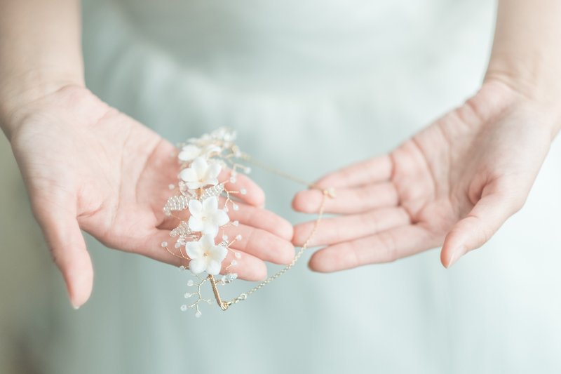 Frangipani/bridal accessory/hair accessory/handmade/wedding - เครื่องประดับผม - คริสตัล ขาว