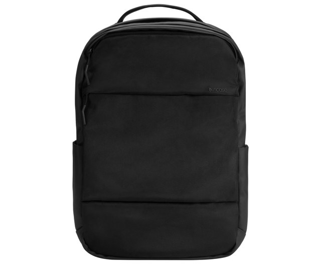 Incase city clearance 17 laptop backpack