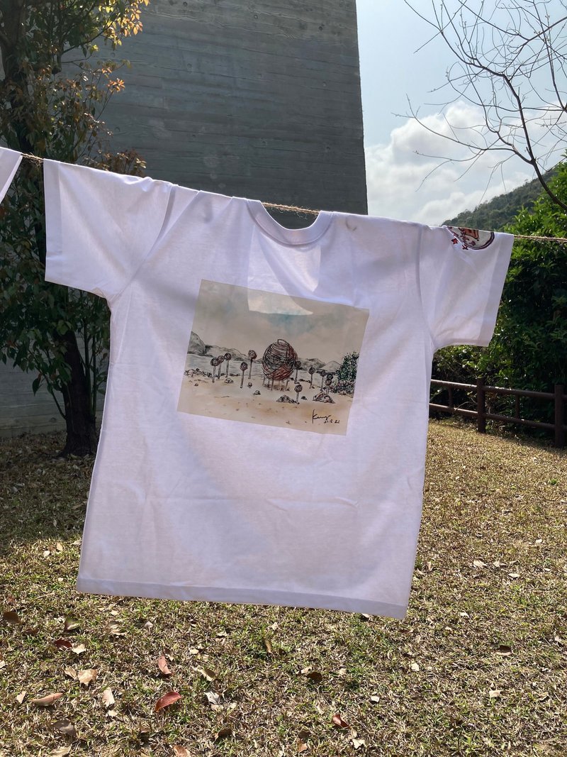 Sai Kung Hoi Arts Festival Tee-Moonrise in Daylight (Full moon Version) - เสื้อยืดผู้หญิง - ผ้าฝ้าย/ผ้าลินิน ขาว