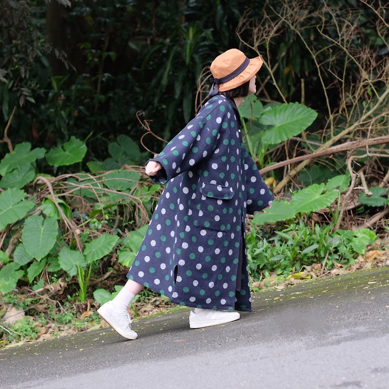 Long version double-sided dot wool Japanese style V-neck jacket - เสื้อผู้หญิง - ผ้าฝ้าย/ผ้าลินิน สีเขียว