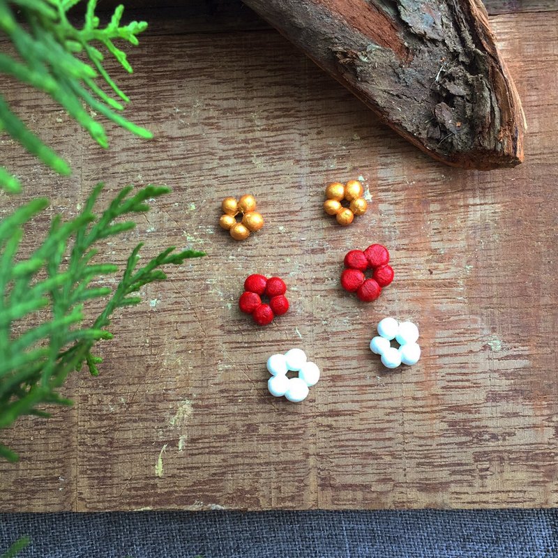 Put on a small flower to explore the beautiful things in your life. - Earrings & Clip-ons - Clay 