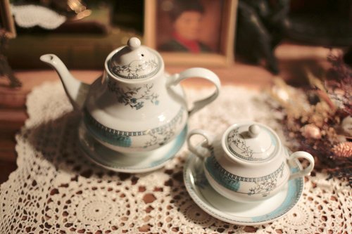 古いヨーロッパの銀メッキトーテムアフタヌーンティーセット