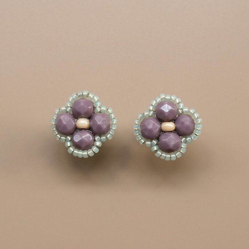 Pale Lavender Flower Earrings - ต่างหู - แก้ว สีม่วง
