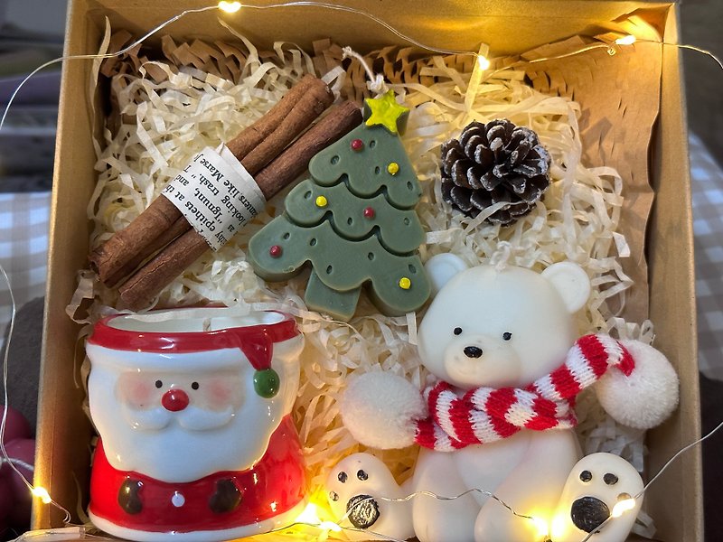 Christmas scented candle combination - เทียนหอม/น้ำหอม/สบู่แฮนด์เมด - ขี้ผึ้ง หลากหลายสี