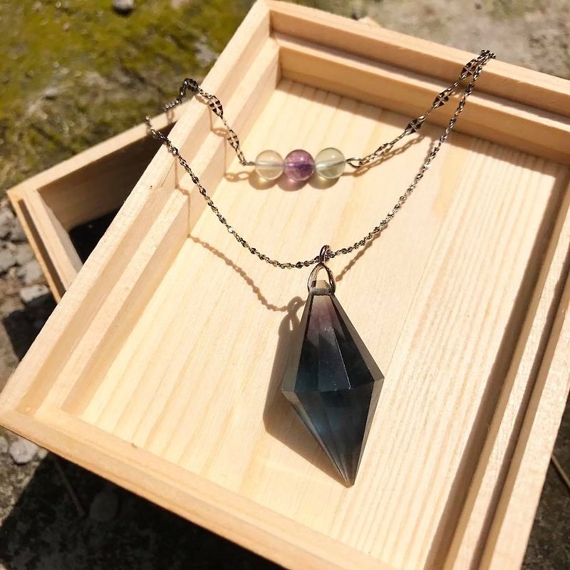 【Lost and find】Natural fluorite necklace - Necklaces - Gemstone Multicolor
