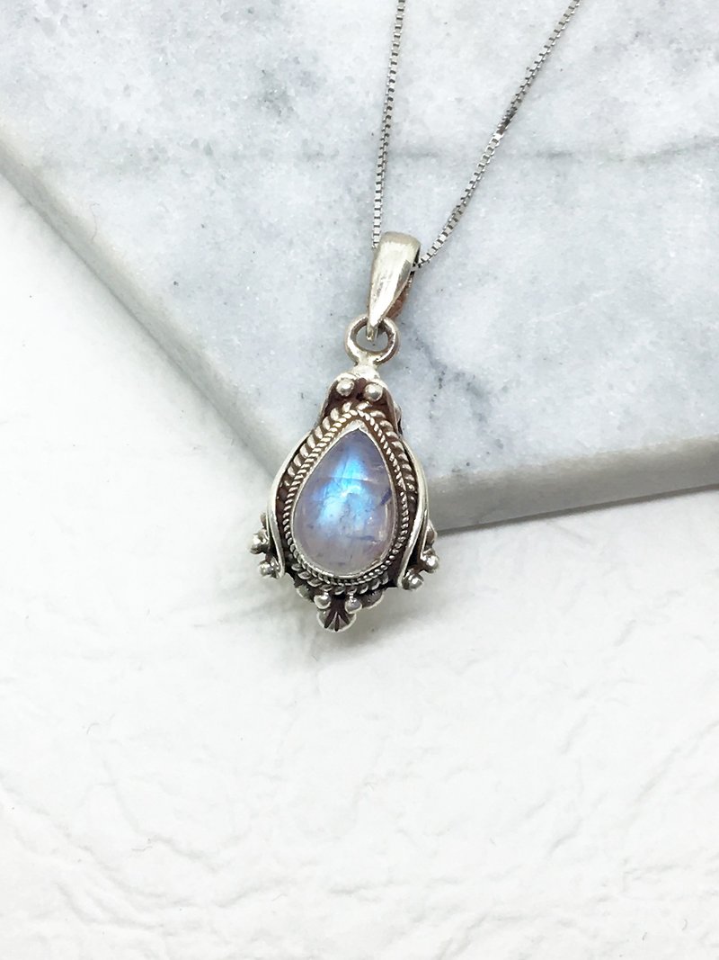 Moonlight stone 925 sterling silver magic necklace Nepal handmade mosaic production (water drops small stone) - Necklaces - Gemstone Blue