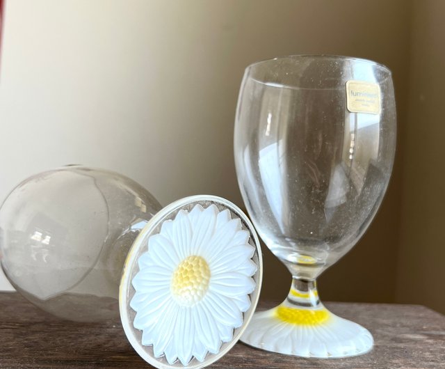 Stemless Painted Daisy Wine Glass