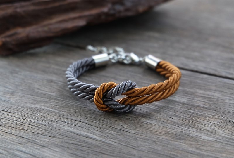 Charcoal and cinnamon brown knot rope bracelet - สร้อยข้อมือ - เส้นใยสังเคราะห์ สีนำ้ตาล