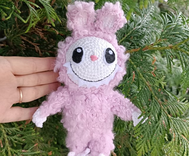 ピンクのウサギのモンスターキーホルダーチャームかわいい編み