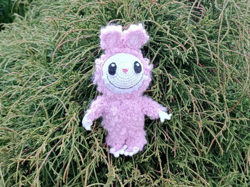 ピンクのウサギのモンスターキーホルダーチャームかわいい編みぐるみ
