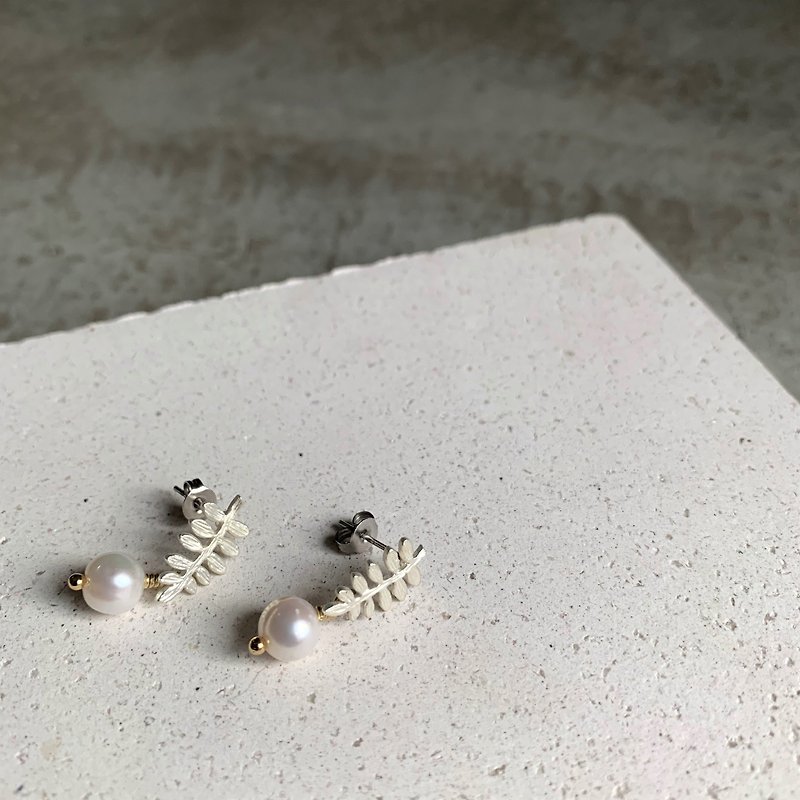 小小蕨的胖孢子 - 耳環/耳夾 - 其他金屬 透明