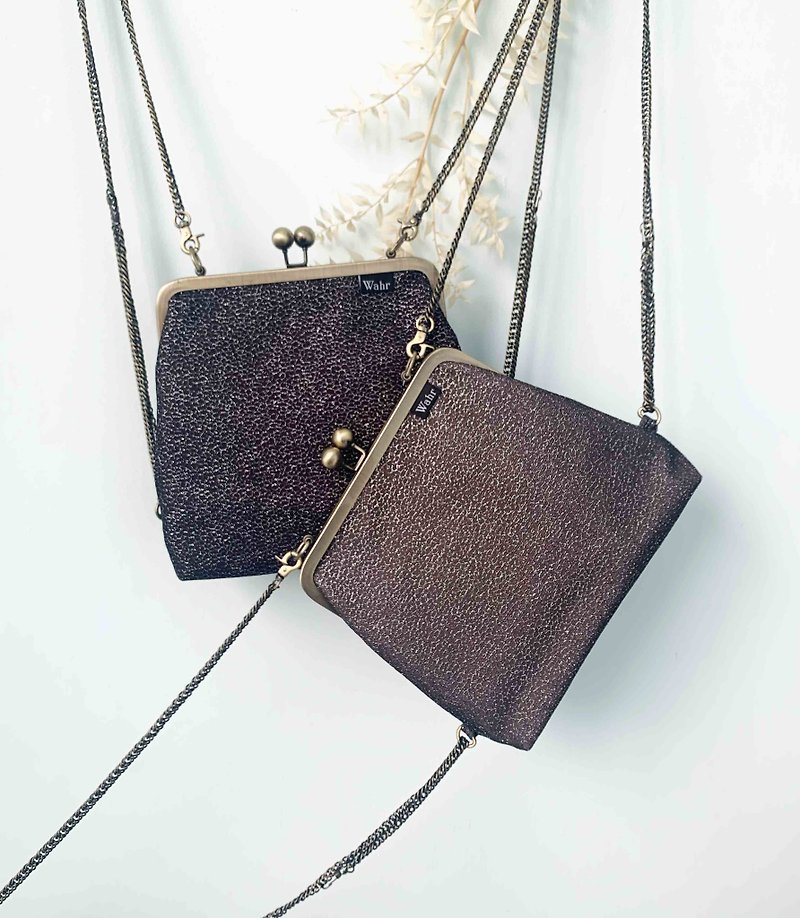 Silver clasp frame bag/with chain/ cosmetic bag - กระเป๋าเป้สะพายหลัง - ผ้าฝ้าย/ผ้าลินิน สีดำ