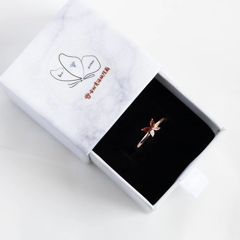 [Xia Hai Jointly Branded] [5% Charity Donation] Natural Stone Crystal 925 Sterling Silver Butterfly Peach Blossom Ring - แหวนทั่วไป - เงินแท้ สีเงิน