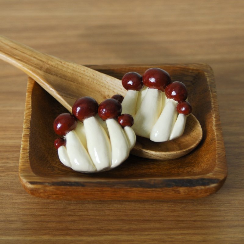 Shimeji  mushroom brooch - Brooches - Clay Brown