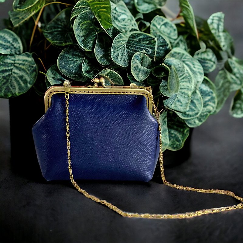 Mother's Day - Hand-stitched cowhide vintage cross-body gold bag - Embossed Blue (Valentine's Day) - Toiletry Bags & Pouches - Genuine Leather Blue