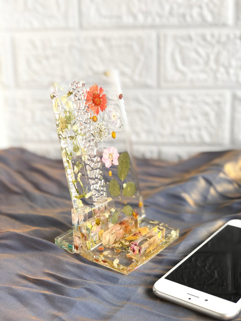 Ask before purchasing the immortal flower embossed glue phone holder in stock. Good news for people with bowed heads - get a big one for free - ชั้นวาง/ตะกร้า - วัสดุอื่นๆ 