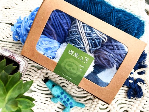 Woven wire Merino wool thread - Shop Neri Bona Knitting, Embroidery, Felted  Wool & Sewing - Pinkoi