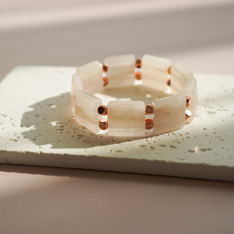 Rose quartz 14KGF hand bracelet - สร้อยข้อมือ - คริสตัล 