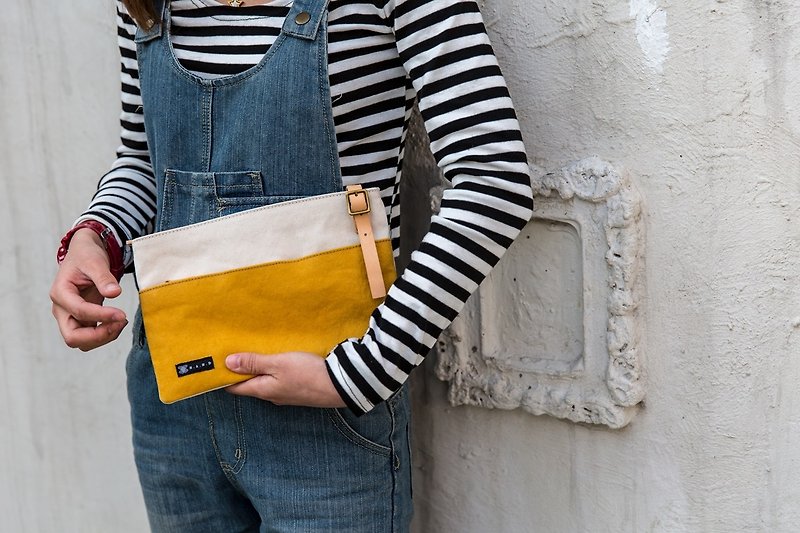Shoulder Bag- Yellow - กระเป๋าเครื่องสำอาง - เส้นใยสังเคราะห์ สีเหลือง