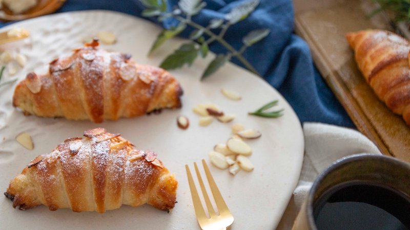 純手工無奶蛋杏仁可頌 homemade vegan Almond croissant - 麵包/吐司 - 新鮮食材 橘色