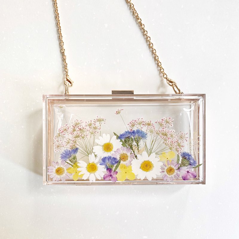 Limited edition of a real flower dry flower pressed flower clutch bag evening bag daily package CLUTCH - กระเป๋าถือ - อะคริลิค หลากหลายสี