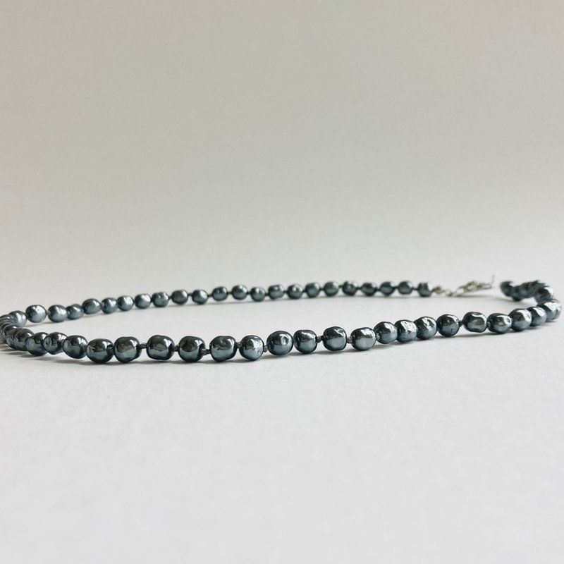 Glass Baroque Pearl All Knot Necklace M/approx. 6mm approx. 45cm/gunmetal/made in Japan - สร้อยคอ - แก้ว สีดำ