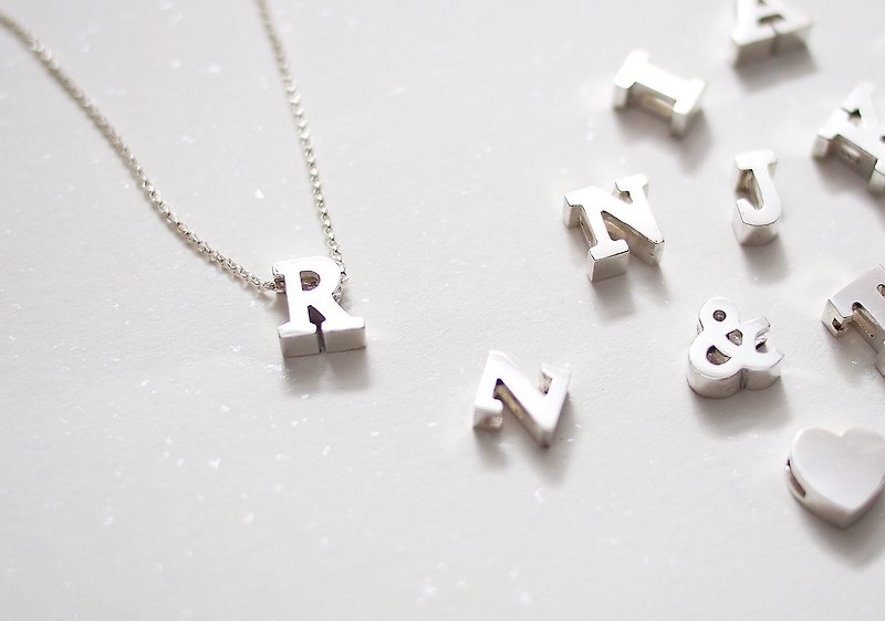 Your Name Uppercase English Single Pendant Necklace Hand Made Silver Silver925 - สร้อยคอ - เงินแท้ สีเงิน