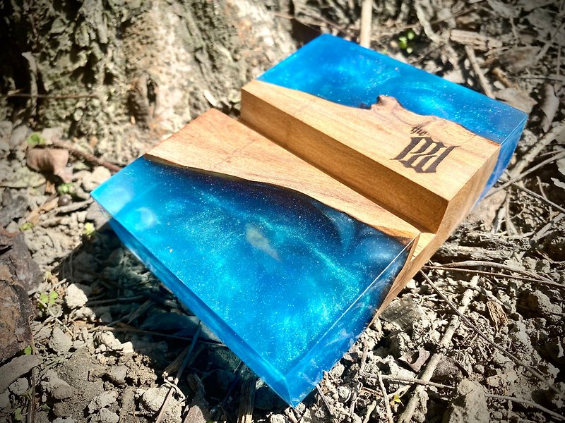 [The MW] Hand-made Xiao Nanmu River Business Card/Phone Holder - Card Stands - Other Materials Blue