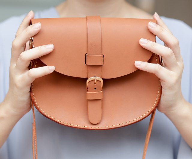 DIY Saddle Crossbody Bag