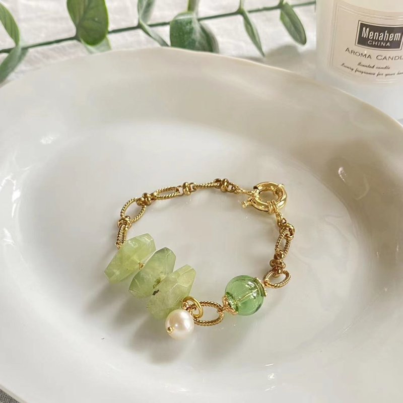 [Cinnamonmon] grape Stone essential oil bracelet | Irregular grape Stone - สร้อยข้อมือ - แก้ว 