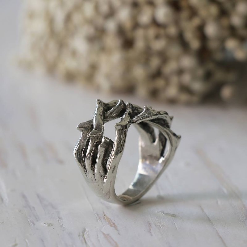 Ring Minimal thorn crown handmade lady women Girl silver modern minimalist thin - 戒指 - 其他金屬 銀色