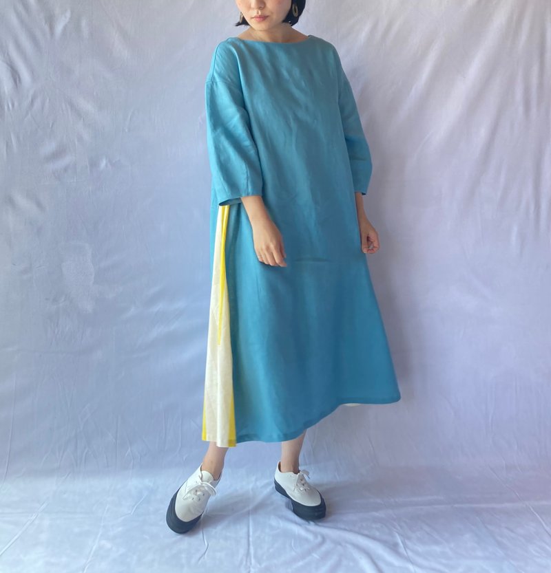 linen combination dress　light blue/randomstripe(yellow) - ชุดเดรส - ผ้าฝ้าย/ผ้าลินิน สีน้ำเงิน