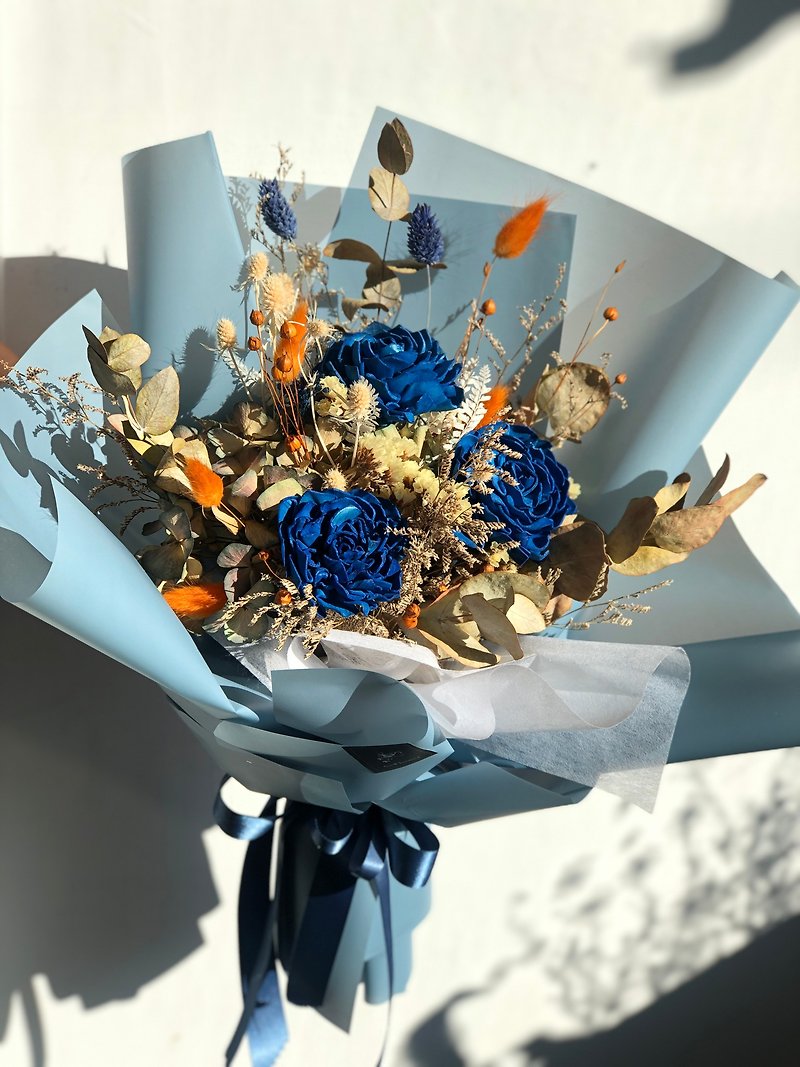 Blue flower dry flower bouquet gift customization - ช่อดอกไม้แห้ง - พืช/ดอกไม้ สีน้ำเงิน
