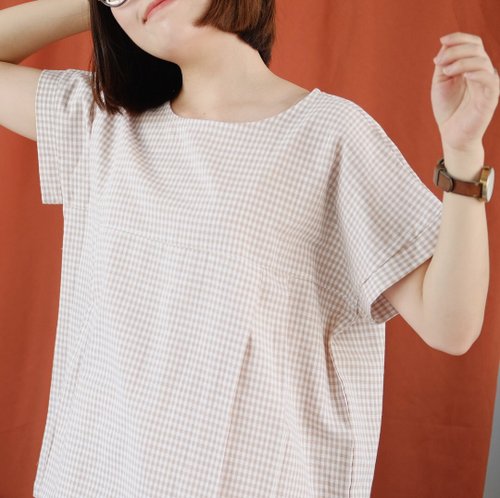 laura top : beige and white - katji-cozytime | pinkoi