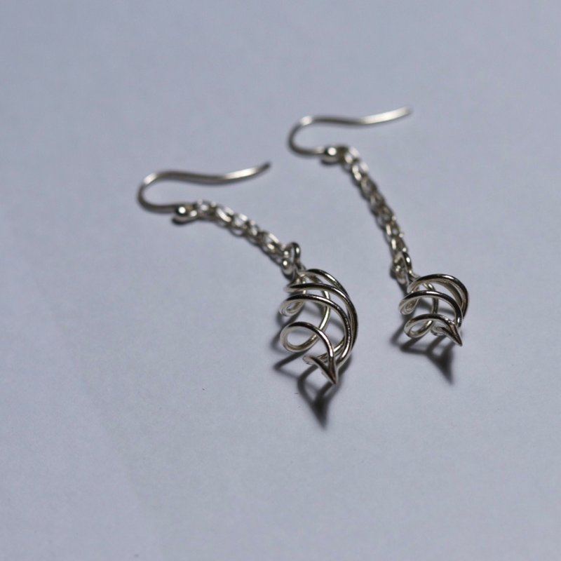 999 Sterling Silver Romantic Stance Earrings (Changeable Clip) - ต่างหู - เงินแท้ สีเงิน