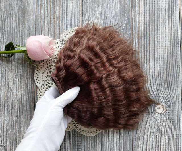 How to Curl Yarn wefts + How to Make a Doll Wig, Curls