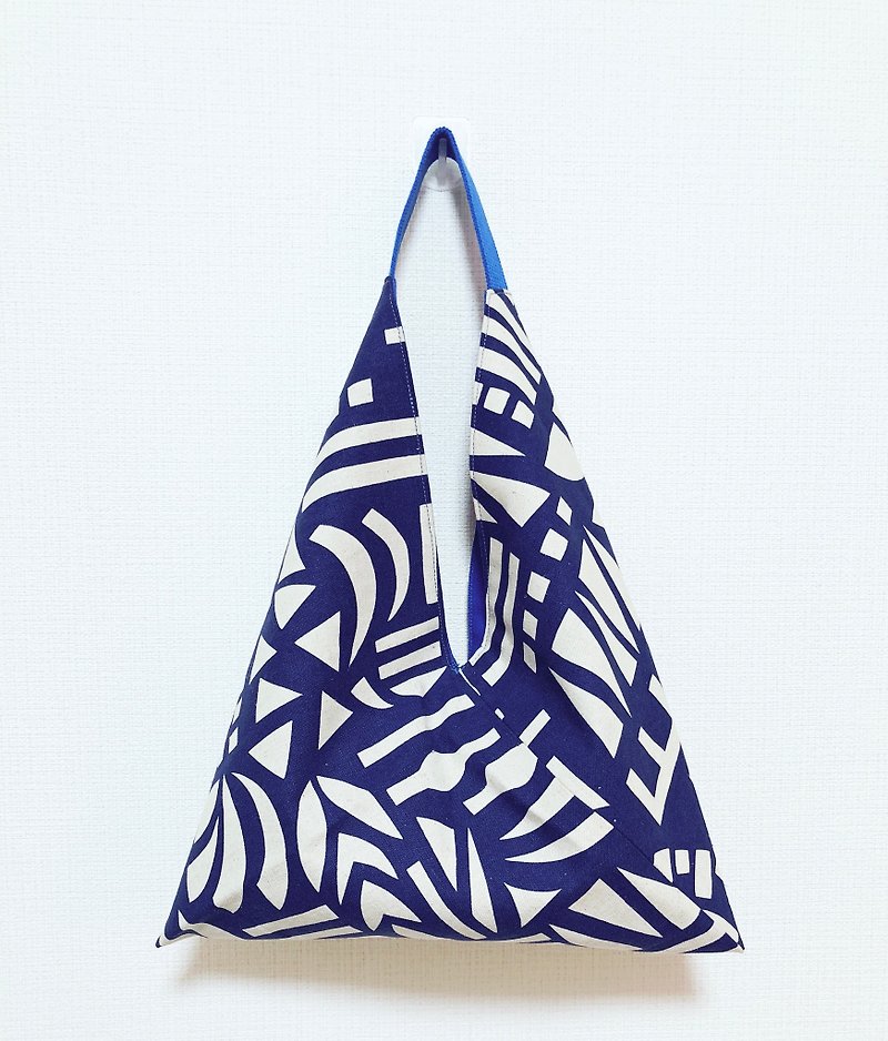 手提-shaped handbag / Japanese origami bag - blue geometry - blue plain - Handbags & Totes - Cotton & Hemp Blue