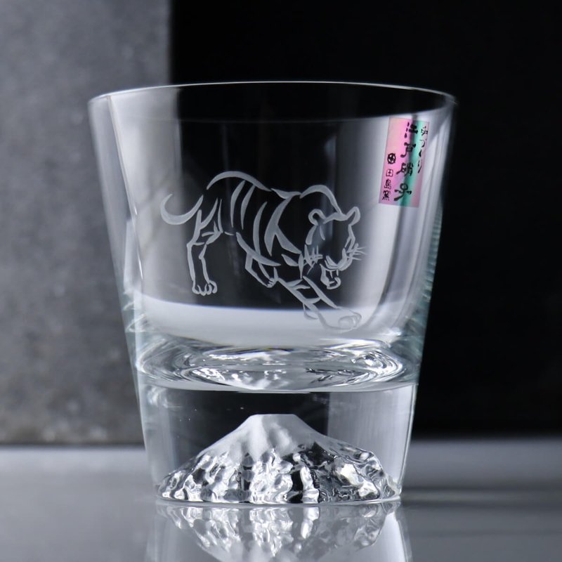 220cc【日本田島硝子】老虎 富士山杯 (日本桐箱包裝) - 酒杯/酒器 - 玻璃 透明