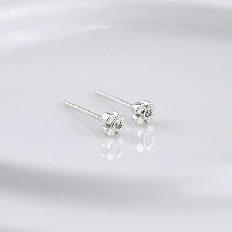 Sterling Silver Clover Earrings with CZ diamond - Earrings & Clip-ons - Sterling Silver Silver