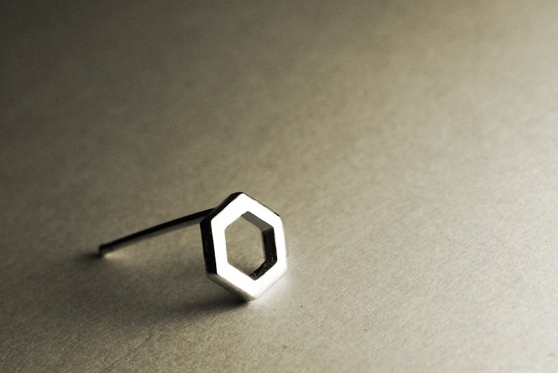 六角鏤空造型純銀耳環(單支/一對) - 耳環/耳夾 - 其他金屬 銀色
