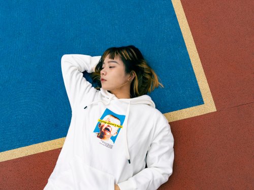 【即完売モデル】キス☆センター刺繍ロゴコーデュロイパーカー 人気デザイン 希少 キスマーク ハート 刺繍 メンズ ジップ パーカー 服 グッズ ラブ love