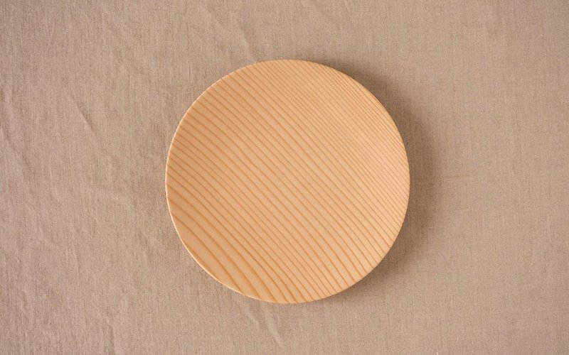 【在庫限りSALE】樅（もみ）の木のプレート　18cm - 小皿 - 木製 カーキ